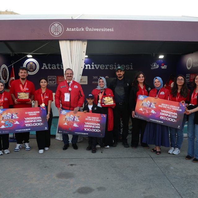 Atatürk Üniversitesi TEKNOFEST'te 11 madalya kazandı