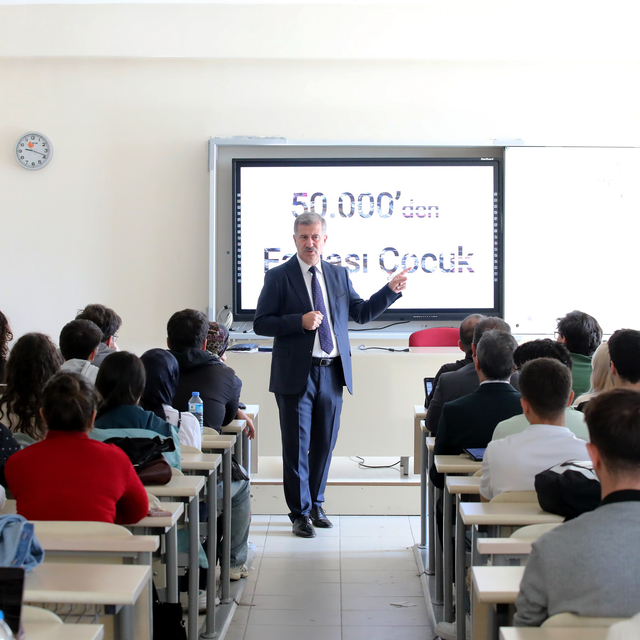 Ağrı İbrahim Çeçen Üniversitesi'nde ilk ders "Filistin ve Gazze" teması ile...
