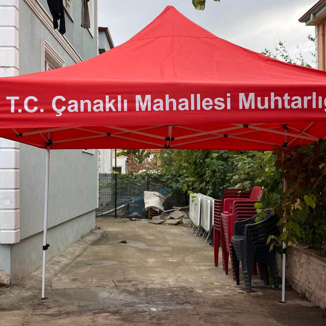 Vezirköprü'de mahalle muhtarlığından özel günler için masa sandalye hizmeti...