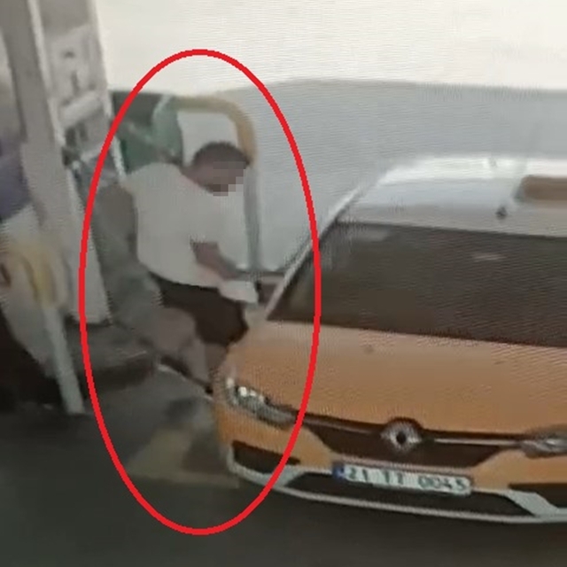Taksici, aracına binen müşterisi tarafından 340 bin TL dolandırıldı
