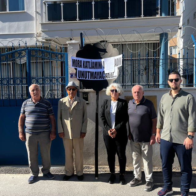 Mora katliamının yıl dönümünde Yunanistan'ın Edirne Konsolosluğu önüne siya...