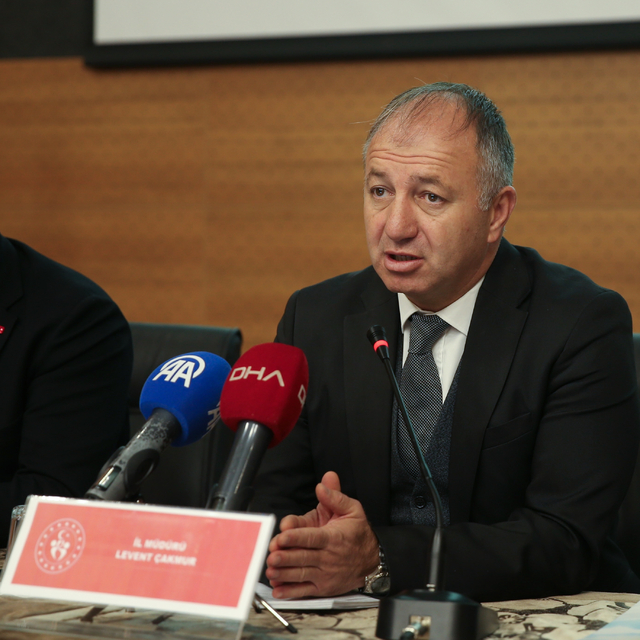 Erzurum'a yapılması planlanan yeni stadyumda projelendirmenin 1 ay içinde t...