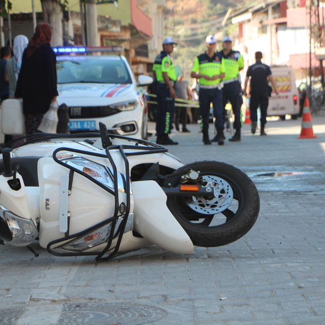 Aydın'da ehliyetsiz arkadaşların kullandığı motosikletlerin çarpışmasıyla 1...