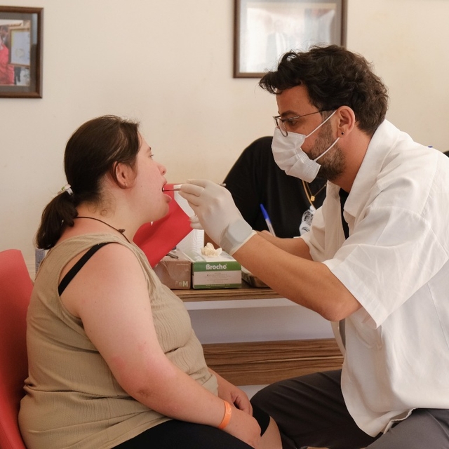 Ayvalık'ta engellilere ücretsiz ağız ve diş sağlığı hizmeti sunuluyor