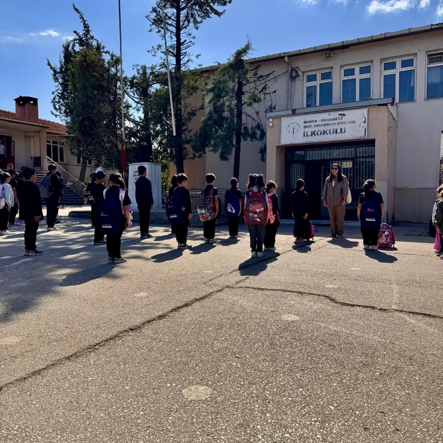 Bursa'da TKDK'den öğrencilere kırtasiye malzemesi desteği