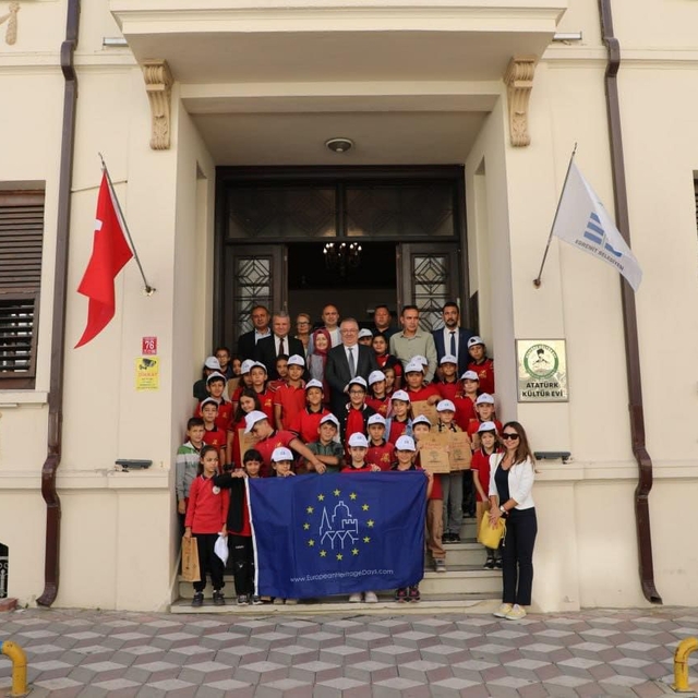 Edremit'te "Avrupa Miras Günleri" etkinliğinde ilkokul öğrencileri kültür e...