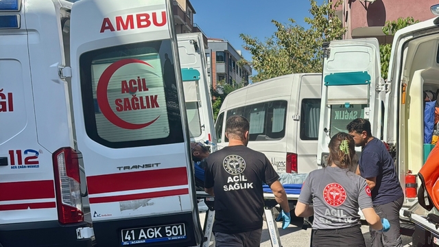 Kocaeli'de apartmanda çıkan yangında 1 kişi dumandan etkilendi