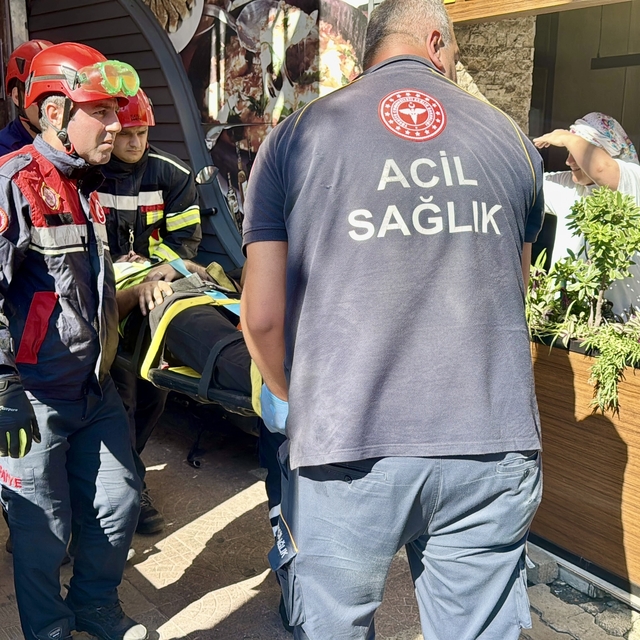 Trabzon'da asansör boşluğuna düşen işçi yaralandı