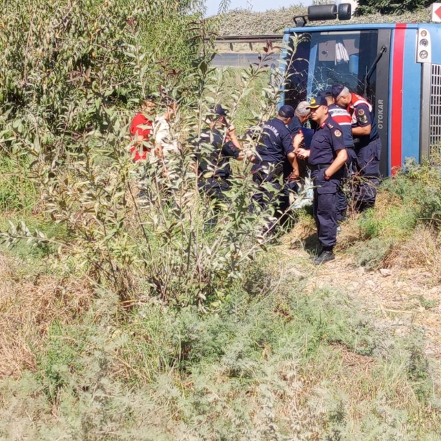 Mersin'de cezaevi ring aracı devrildi: 5'i mahkum 12 yaralı