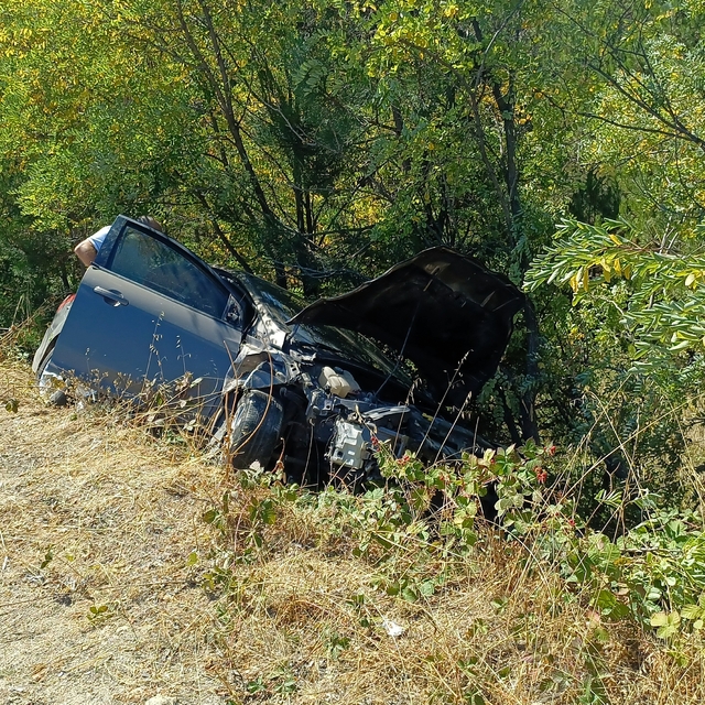 Karabük'te şarampole devrilen otomobildeki 1 kişi yaralandı