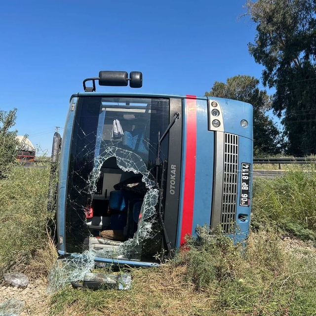 Mersin'de devrilen cezaevi aracındaki 13 kişi yaralandı