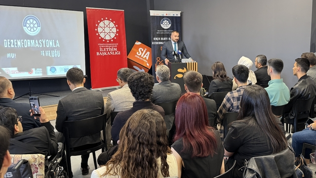 Konya'da "Gerçek Bilgiye Ulaşma ve Dezenformasyonla Mücadele" paneli yapıldı