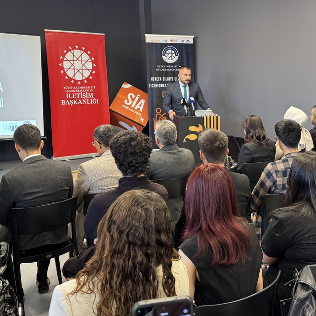 Konya'da "Gerçek Bilgiye Ulaşma ve Dezenformasyonla Mücadele" paneli yapıld...