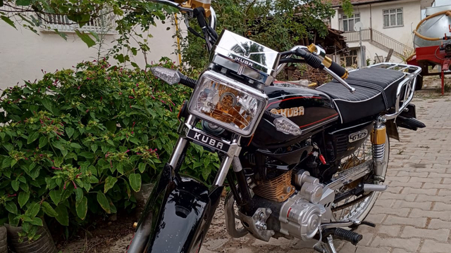 Motosiklet hırsızlarını devriye görevindeki polisler fark edip yakaladı