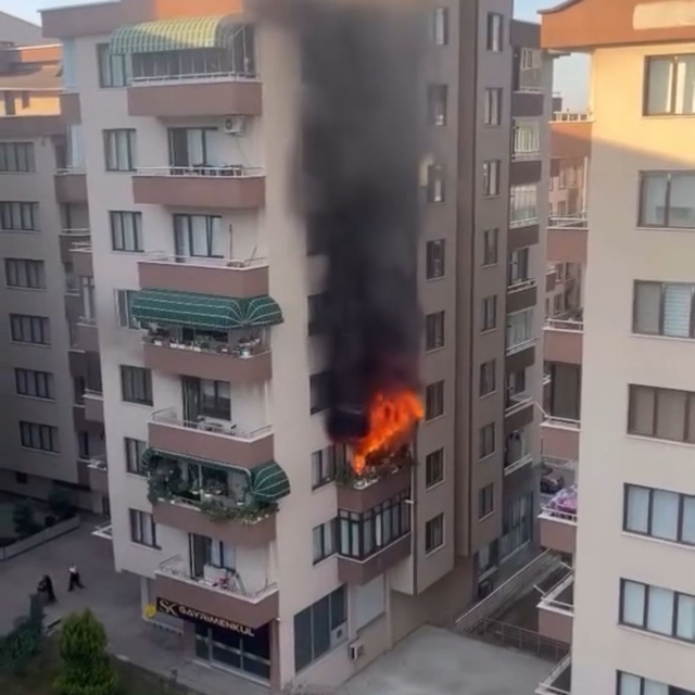Ocakta unutulan yemek, yangına yol açtı