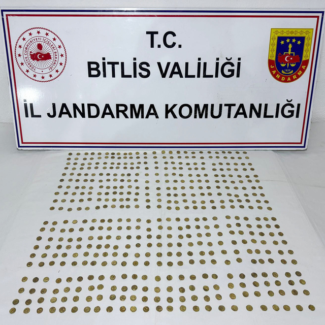 Bitlis'te Roma dönemine ait 500 sikke ele geçirildi