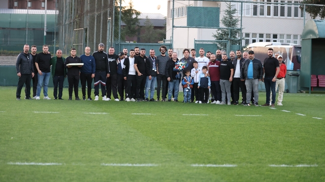 Taraftar gruplarından Trabzonspor'a moral ziyareti