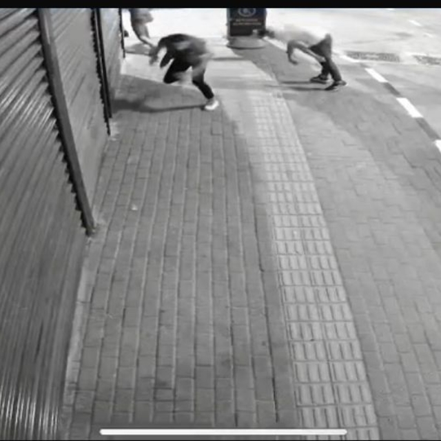 Tartıştığı kişiyi tabancayla başından vurdu; olay anı kamerada (2)