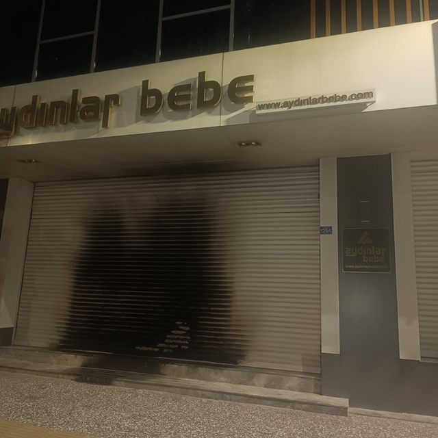 Bursa'da mağaza kundaklayıp, o anları cep telefonuyla kaydeden 3 şüpheli tu...
