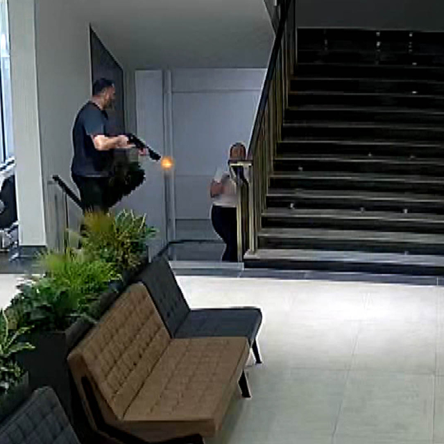 Eski eşini, hakkında uzaklaştırma kararı aldırdığı gün öldüren sanığa ağırl...