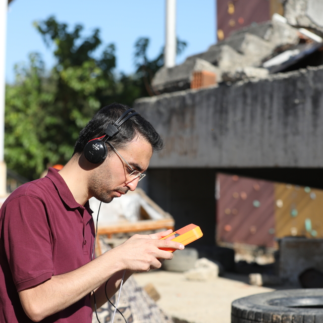 Geliştirilen cihaz depremde enkazdakilerin yerini tespit edip iletişim kuru...