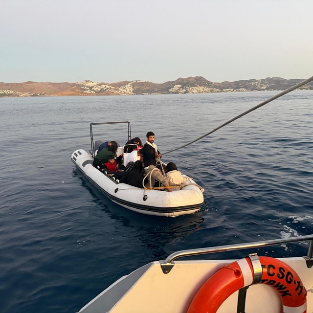 Bodrum açıklarında 17 düzensiz göçmen yakalandı