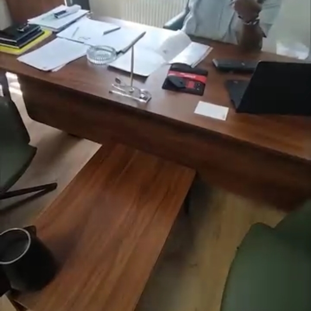 Amirinin üzerine sıcak su döktü, gözaltına alındı