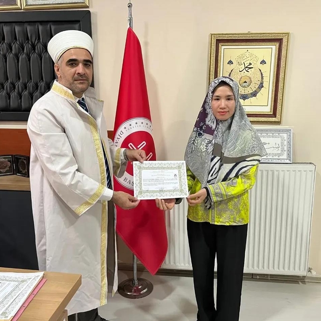 Vietnamlı kadın Hakkari'de Müslüman oldu