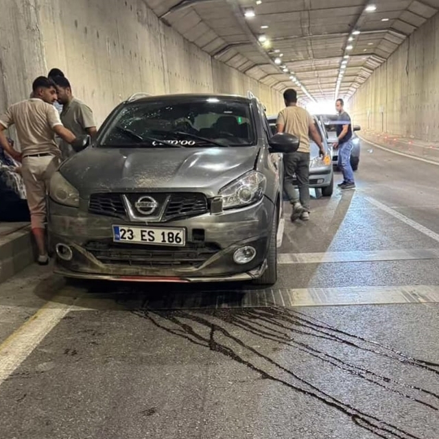 Malatya'da hafriyat kamyonuyla çarpışan otomobildeki 2 kişi yaralandı
