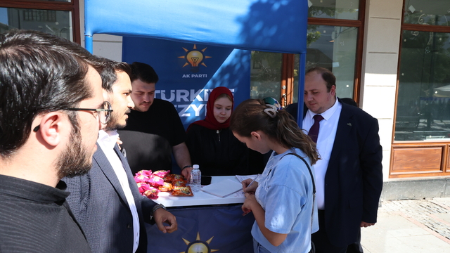 AK Parti Edirne Gençlik Kolları üye kayıtları gerçekleştirdi