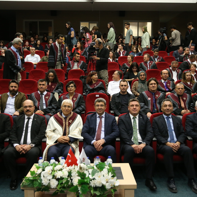 Eskişehir Teknik Üniversitesi'nde 2025-2026 akademik yılı açıldı