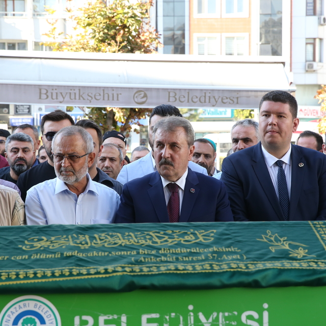BBP Genel Başkanı Destici, Eskişehir'de cenaze törenine katıldı