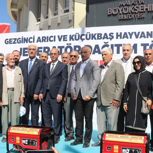 Malatya'da küçükbaş hayvan ve arı yetiştiricilerine jeneratör ve sıvat dest...