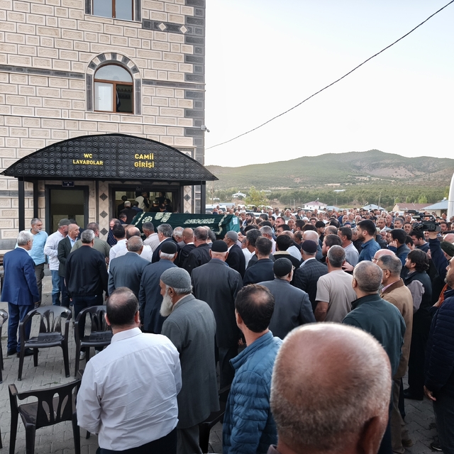 İstanbul'da vefat eden İHH Yönetim Kurulu üyesi Kaygan, Bingöl'de son yolcu...