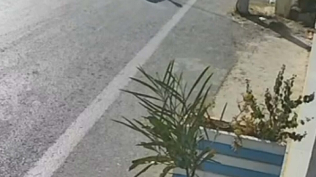 Bodrum'da skuter ile motosikletin çarpıştığı kaza kamerada; 3 yaralı