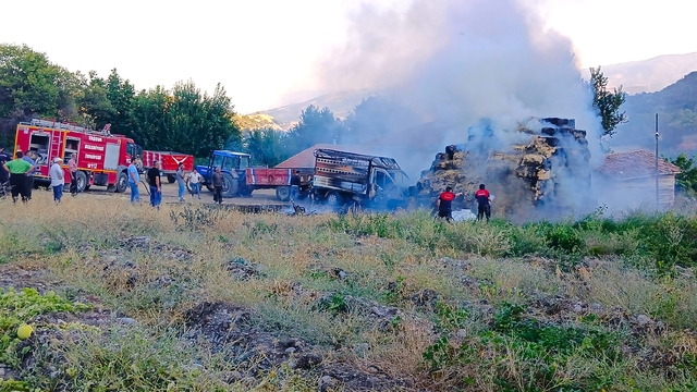 Amasya'da çıkan yangında bin balya saman ve bir araç kullanılamaz hale geldi