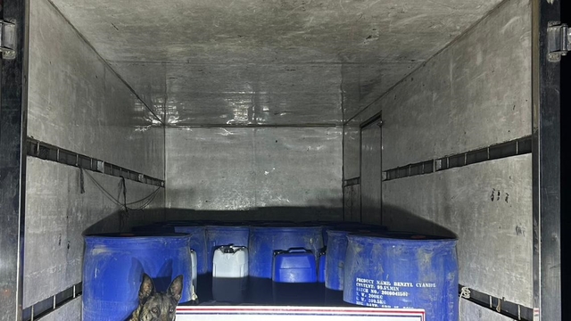 Van'da 3 bin 710 litre asetik asit anhidrit ile 50 kilo kostik soda ele geçirildi: 2 gözaltı