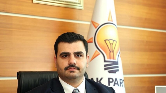 AK Parti'li İnan: İzmir'i çöp dağlarına mahkum eden sizsiniz