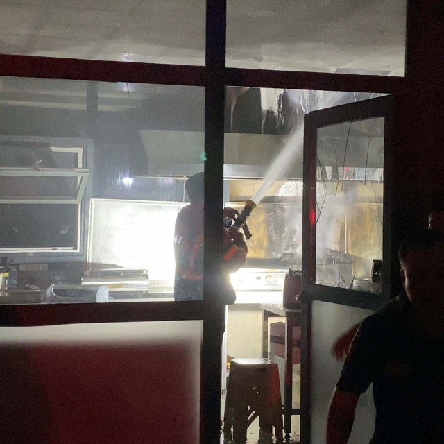 Özel okulun kantininde yangın