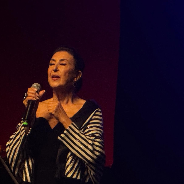 Bursa'da "Zeki Müren'i Anma Gecesi" düzenlendi