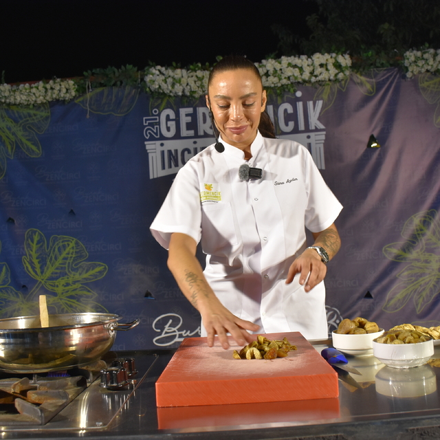 Germencik'teki festivalde incir tatlıları yarıştı