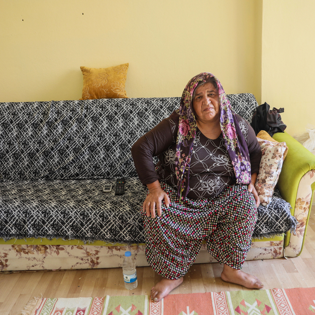 Yıkılacak binada bir başına yaşayan kadın sokakta kalmaktan kurtuldu