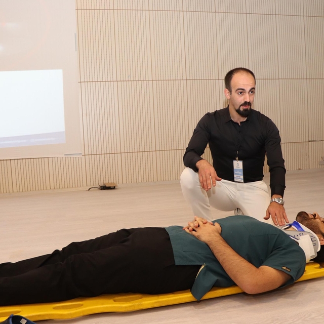 Pratisyen hekimlere 'acil' dersi