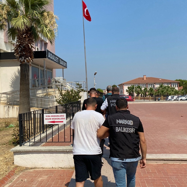 Balıkesir'de narkotik operasyonları kapsamında 5 şüpheli tutuklandı