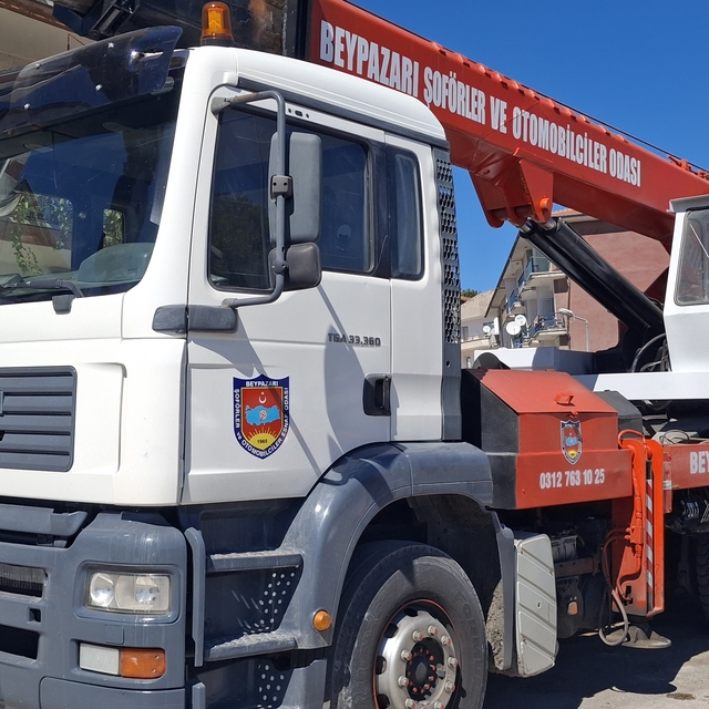 Beypazarı Şoförler ve Otomobilciler Odasından üyelerine vinç hizmeti