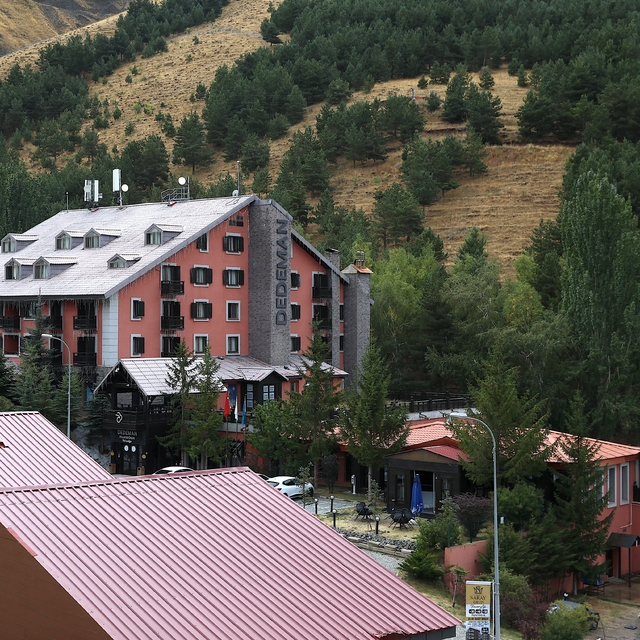 Palandöken'deki otelciler aralık ayında açılması beklenen sezon için rezerv...