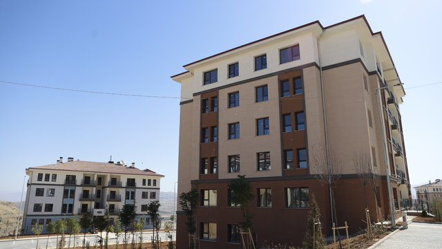 Malatya'da 11 bin konutun inşa edildiği Bahçebaşı'nda çalışmalar sürüyor