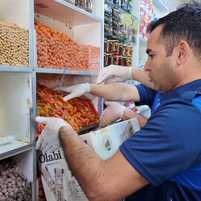 Şanlıurfa'da son kullanım tarihi geçmiş bin 984 ürün ele geçirildi