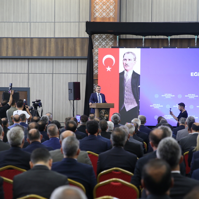 Bakan Tekin, Gaziantep'te İlçe Milli Eğitim Müdürleri Toplantısı'nda konuşt...