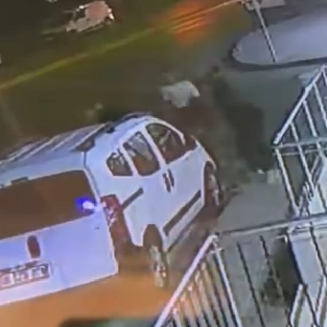 Sosyal medyada tartıştıkları kişiyi 10 bıçak darbesiyle yaraladılar